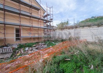 Edificio all\'aperto - Casa semi indipendente C/da Petrazza, Messina - foto 40