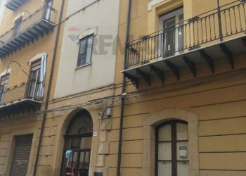 Edificio all\'aperto - Appartamento Via Regina Elena
 
34, Caltanissetta - foto 1