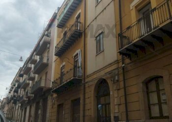 Edificio all\'aperto - Appartamento Via Regina Elena
 
34, Caltanissetta - foto 2