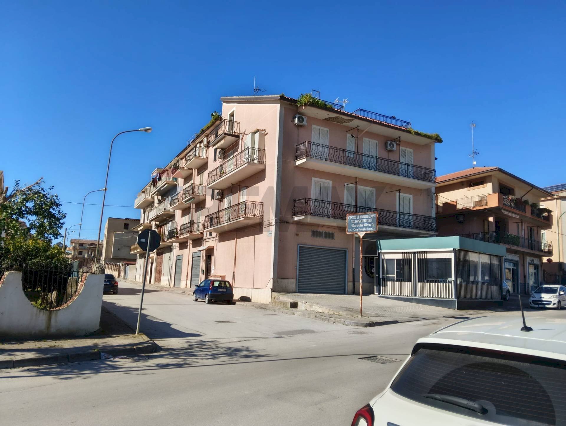 Edificio all\'aperto - Appartamento Cesare Terranona
 
1, Riesi - foto 1