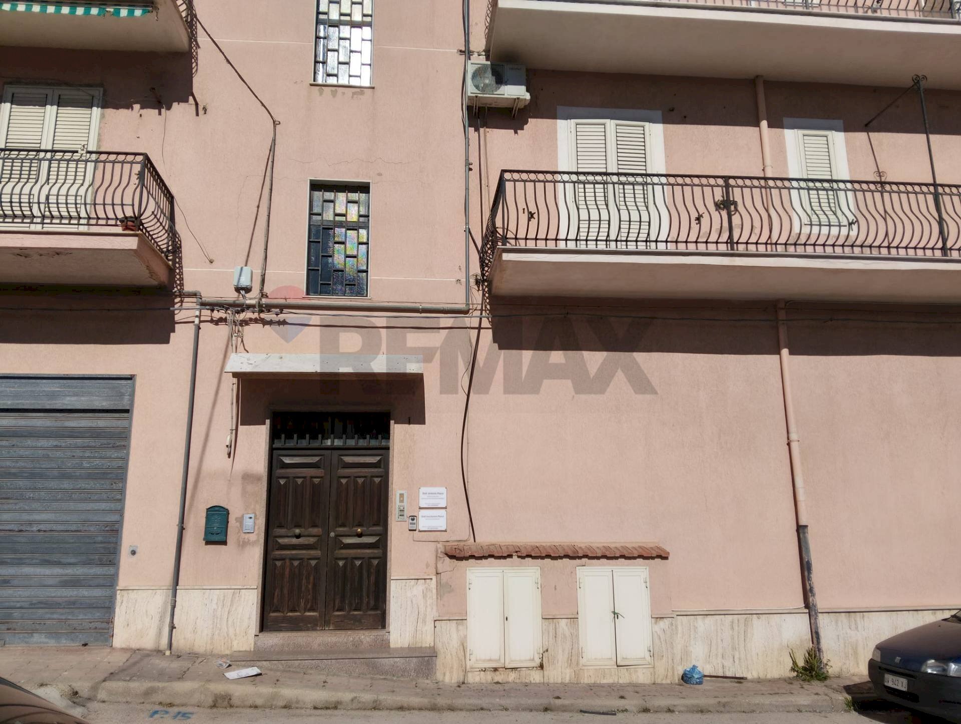 Edificio all\'aperto - Appartamento Cesare Terranona
 
1, Riesi - foto 2