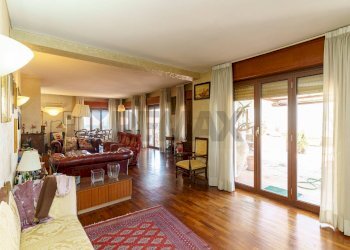 Soggiorno - Apartment Via Gabriele D'annunzio
 
33, Catania - photo 16