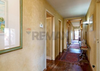 Hall / corridoio - Apartment Via Gabriele D'annunzio
 
33, Catania - photo 18