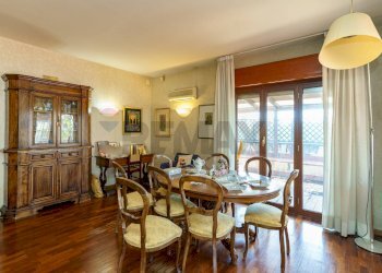 Sala da pranzo - Apartment Via Gabriele D'annunzio
 
33, Catania - photo 20