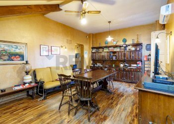 Sala da pranzo - Apartment Via Gabriele D'annunzio
 
33, Catania - photo 23