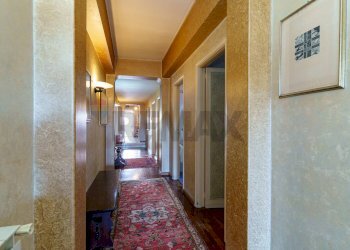 Hall / corridoio - Apartment Via Gabriele D'annunzio
 
33, Catania - photo 24