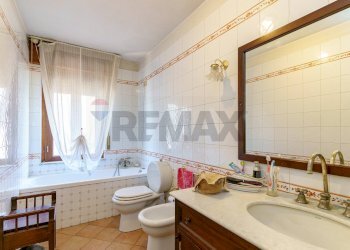 Bagno - Apartment Via Gabriele D'annunzio
 
33, Catania - photo 35