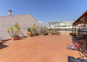 Terrazza - Apartment Via Gabriele D'annunzio
 
33, Catania - photo 56