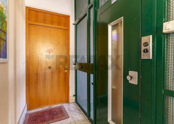 Hall / corridoio - Apartment Via Gabriele D'annunzio
 
33, Catania - photo 57