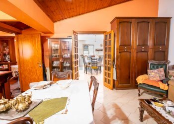 Sala da pranzo - Quadrilocale via francavilla
 
122, Taormina - foto 6