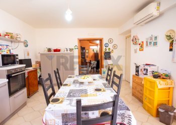 Sala da pranzo - Quadrilocale via francavilla
 
122, Taormina - foto 8