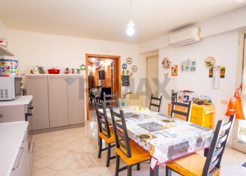 Sala da pranzo - Quadrilocale via francavilla
 
122, Taormina - foto 9