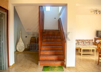 Scale - Villa Via Marco Polo
 
7, Lariano - foto 11