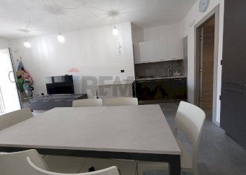 Sala da pranzo - Villa a Schiera Via dello Scirocco
 
12, Manfredonia - foto 17