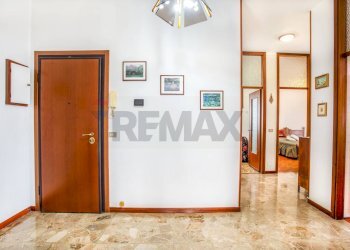 Hall / corridoio - Quadrilocale Via Madonna delle Grazie
 
3, Trecate - foto 7