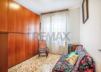 Camera / camera da letto - Quadrilocale Via Madonna delle Grazie
 
3, Trecate - foto 13