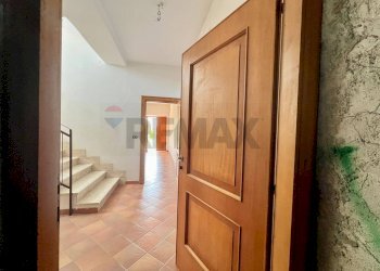 Hall / corridoio - Casa indipendente Caianello - foto 19