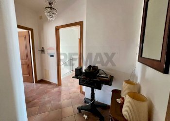 Hall / corridoio - Casa indipendente Caianello - foto 50