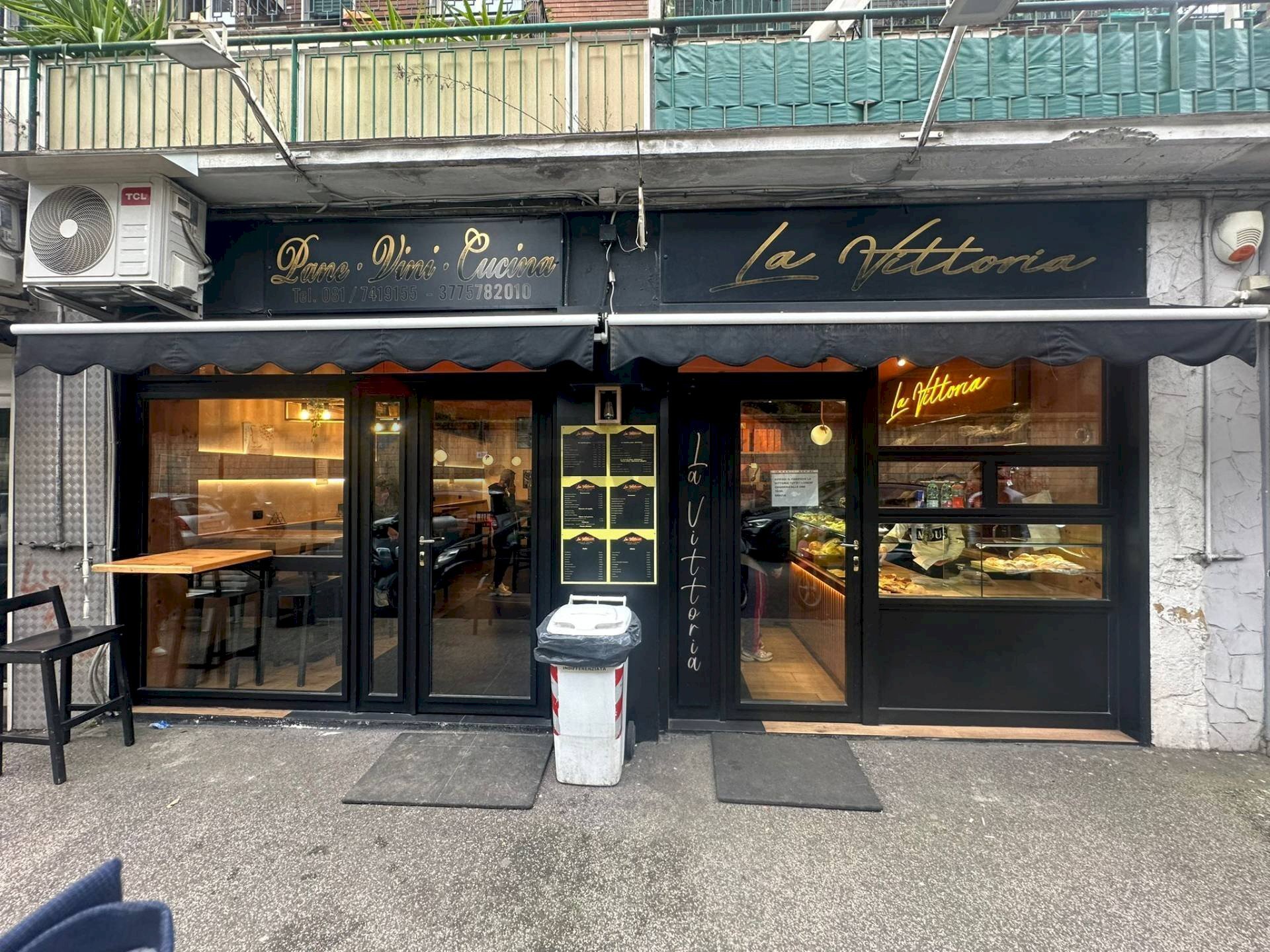 Edificio all\'aperto - Attività Commerciale Via Miano
 
39, Napoli - foto 1