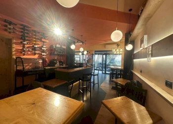 Sala da pranzo - Commercial Activity Via Miano
 
39, Napoli - photo 3