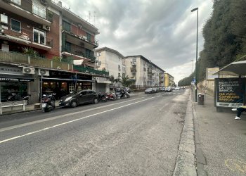 Edificio all\'aperto - Commercial Activity Via Miano
 
39, Napoli - photo 7