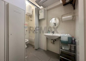 Bagno - Commercial Activity Via Miano
 
39, Napoli - photo 18