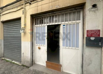 Edificio all\'aperto - Commercial Activity Via Miano
 
39, Napoli - photo 23