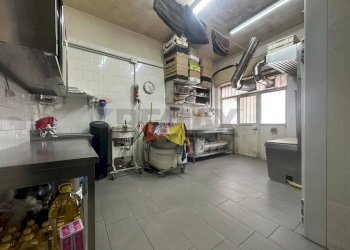 Dispensa di stoccaggio - Commercial Activity Via Miano
 
39, Napoli - photo 29