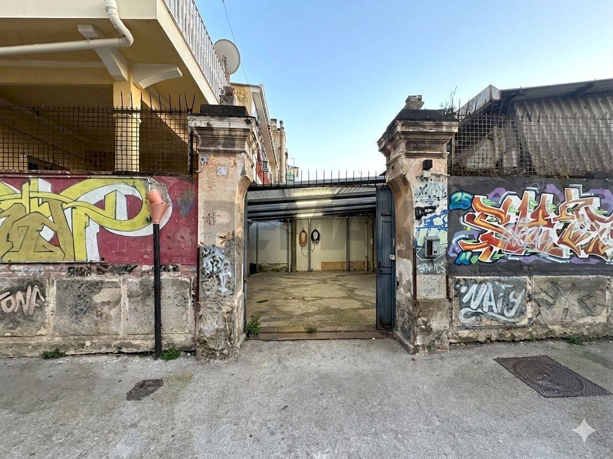 Casa all\'aperto - Locale Commerciale Via Acate
35, Napoli - foto 3