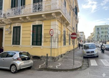 Edificio all\'aperto - Quadrilocale Viale Campi Flegrei
 
55, Napoli - foto 2