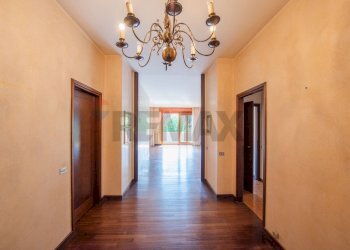 Hall / corridoio - Appartamento Viale vittorio Emanuele II
 
23, Bergamo - foto 27
