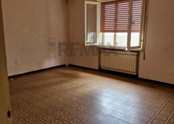 Stanza vuota - Casa indipendente Via Cavetto di Mezzo
 
660, Castelnovo Bariano - foto 6