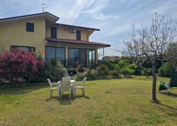 Giardino - Casa indipendente Via Cesare Licini
 
105, Ortona - foto 2