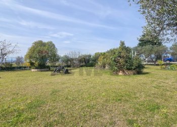 Giardino - Casa indipendente Via Cesare Licini
 
105, Ortona - foto 7