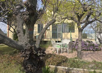 Giardino - Casa indipendente Via Cesare Licini
 
105, Ortona - foto 10