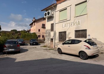 Edificio all\'aperto - Capannone Via Rovaia
 
91, Belluno - foto 2
