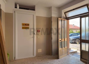 Ricezione / Lobby - Capannone Via Rovaia
 
91, Belluno - foto 3