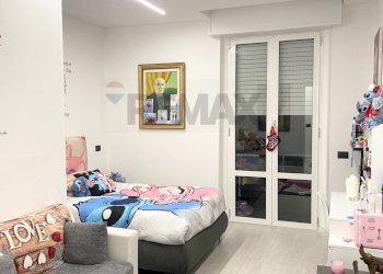 Camera / camera da letto - Three-room apartment Voghera - photo 12