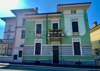 Edificio all\'aperto - Villa Pavia - photo 1