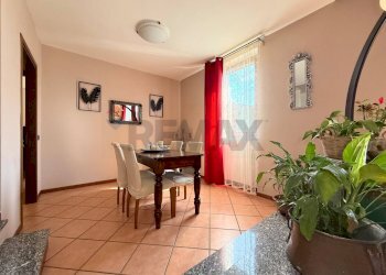 Sala da pranzo - Casa semi indipendente via Gabriele D'Annunzio
 
28, Vistarino - foto 4