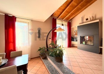 Sala da pranzo - Casa semi indipendente via Gabriele D'Annunzio
 
28, Vistarino - foto 5