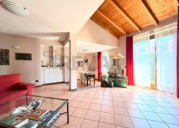 Soggiorno - Casa semi indipendente via Gabriele D'Annunzio
 
28, Vistarino - foto 7