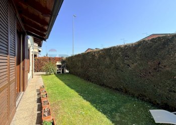 Giardino - Casa semi indipendente via Gabriele D'Annunzio
 
28, Vistarino - foto 56