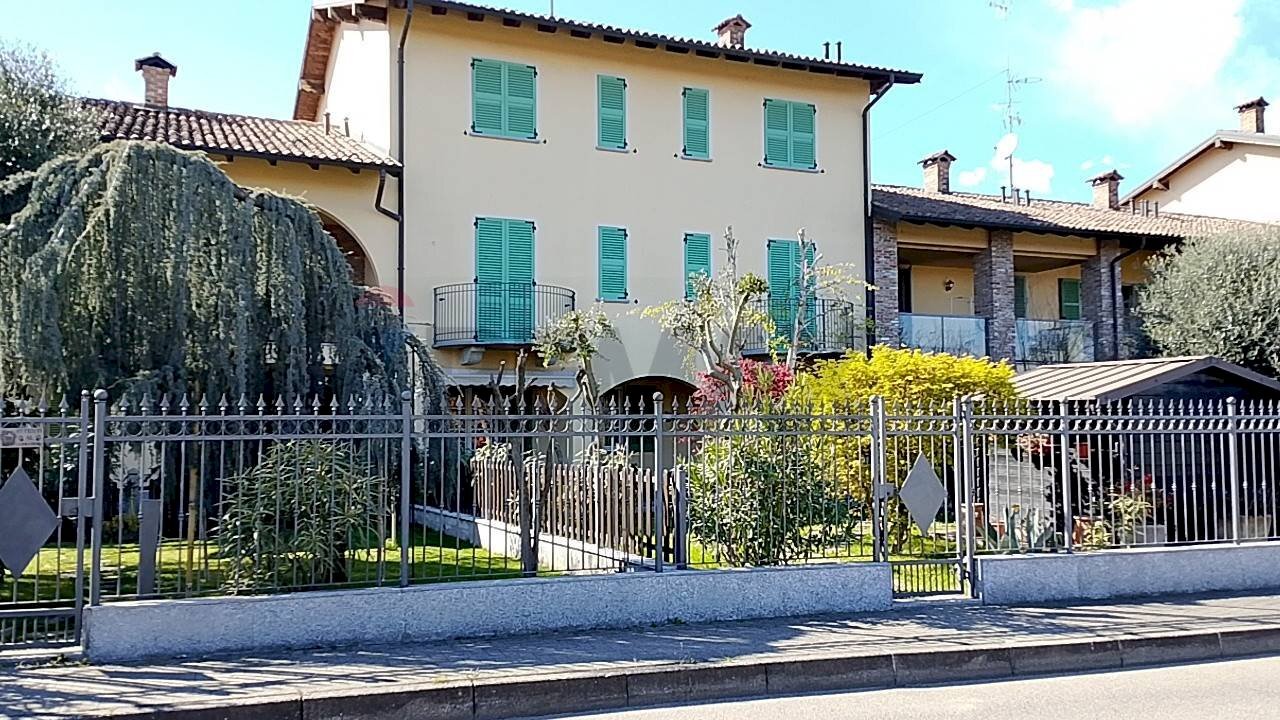Casa all\'aperto - Trilocale via valle badia
 
21, Stradella - foto 1