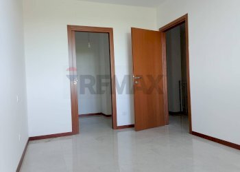 Stanza vuota - Three-room apartment via valle badia
 
21, Stradella - photo 12