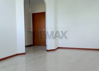 Stanza vuota - Three-room apartment via valle badia
 
21, Stradella - photo 14