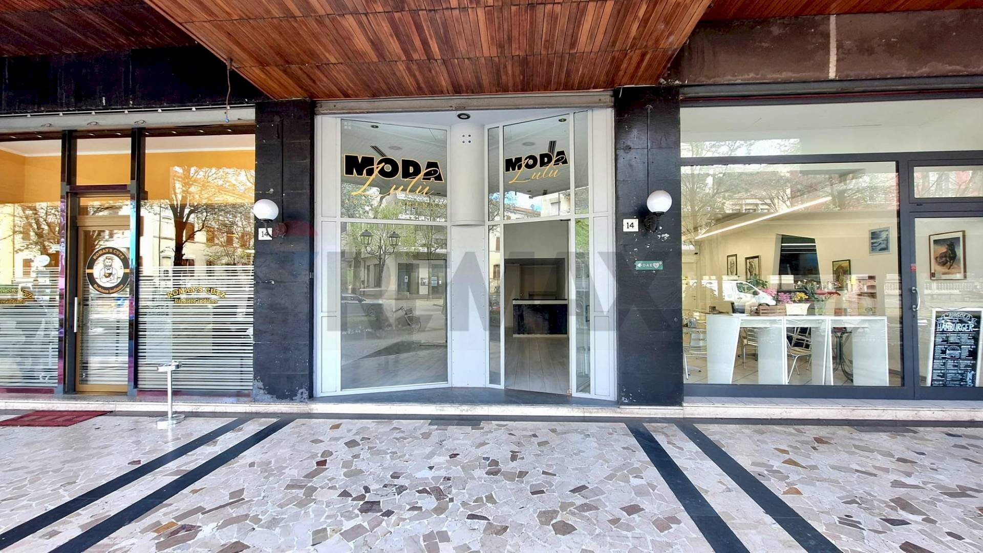 Edificio all\'aperto - Negozio Viale Matteotti
 
14, Salsomaggiore Terme - foto 3