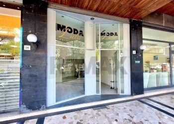 Edificio all\'aperto - Negozio Viale Matteotti
14, Salsomaggiore Terme - foto 2