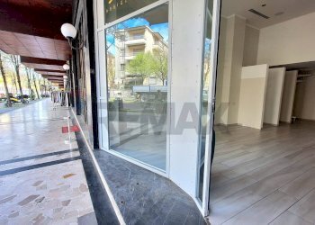 Balcone - Negozio Viale Matteotti
14, Salsomaggiore Terme - foto 5