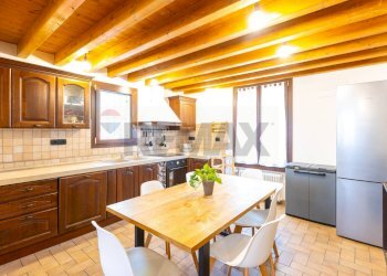 Cucina - Casa indipendente Località Sivizzano
 
124, Salsomaggiore Terme - foto 9